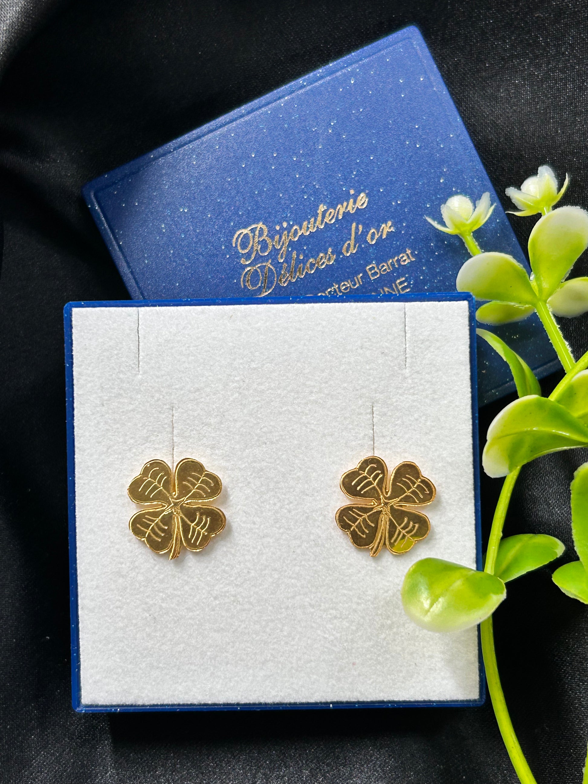 Boucle d'oreille trèfle sans le cercle