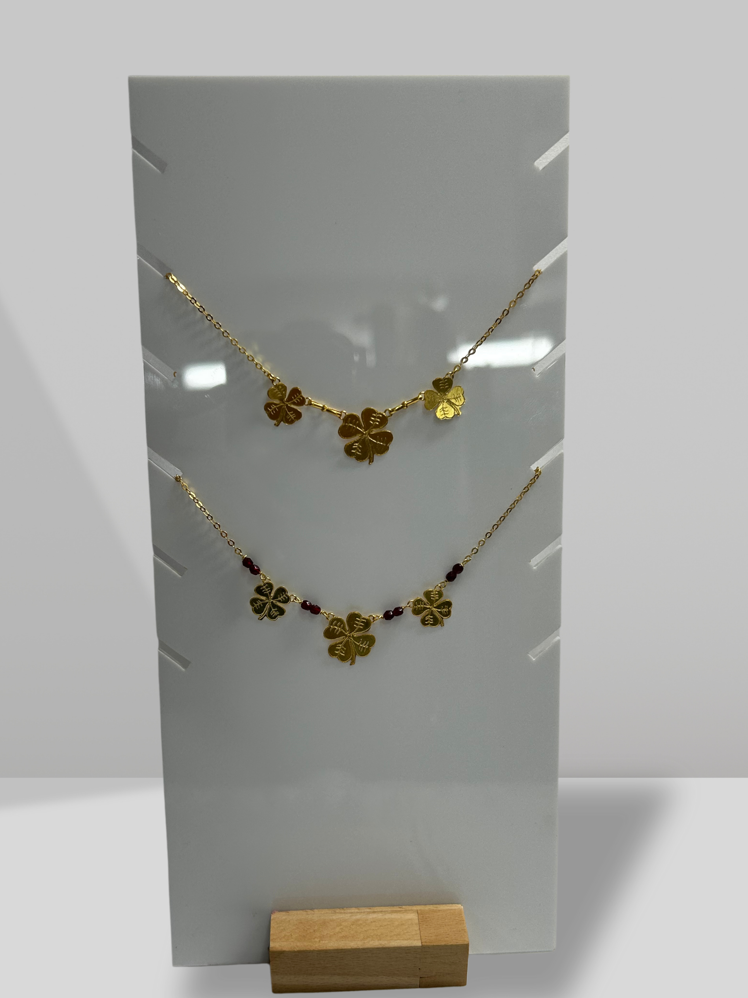 Collier à 3 trèfles sans le cercle /45 cm de longueur