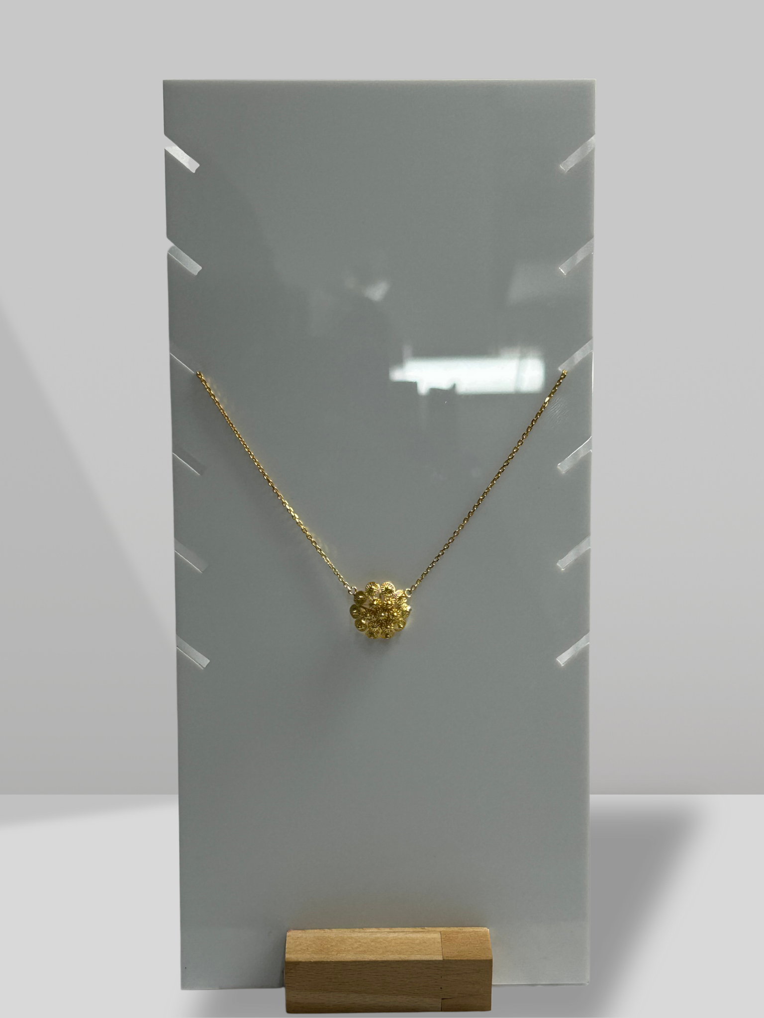 Collier choux en filigrane / 45 cm de longueur