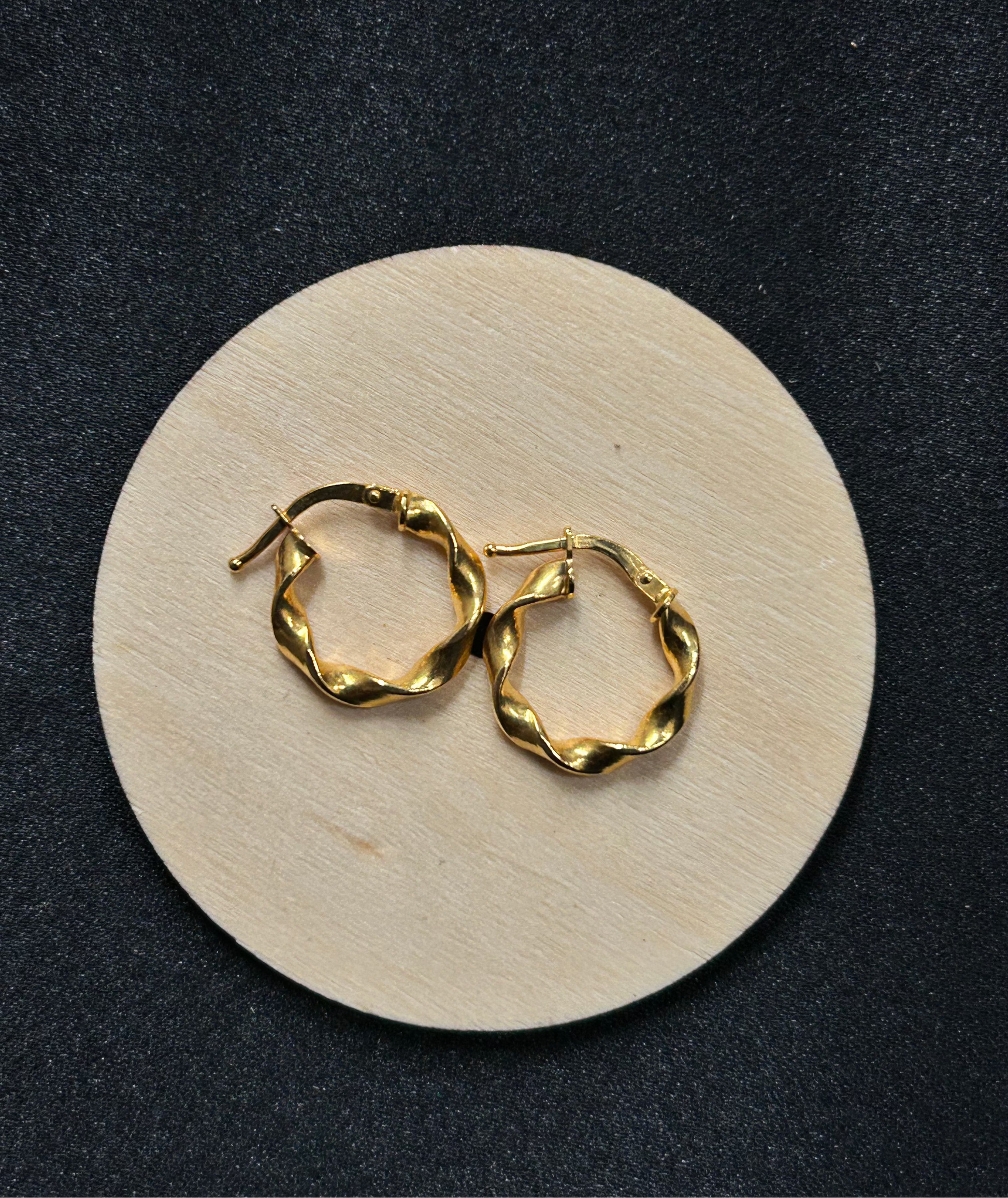 Boucle d'oreille créole en torsadée