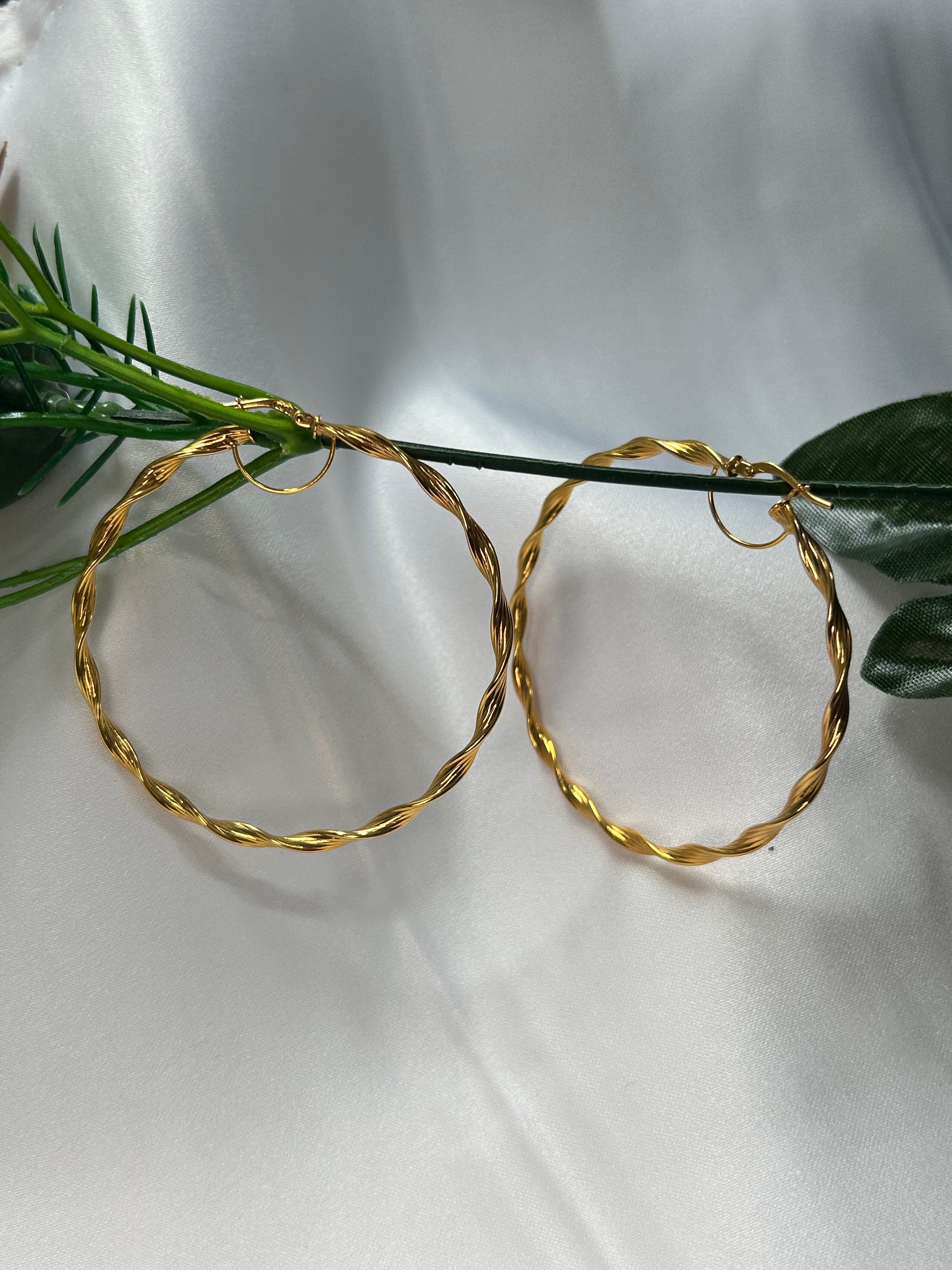 Boucle d'oreille créole en torsadée