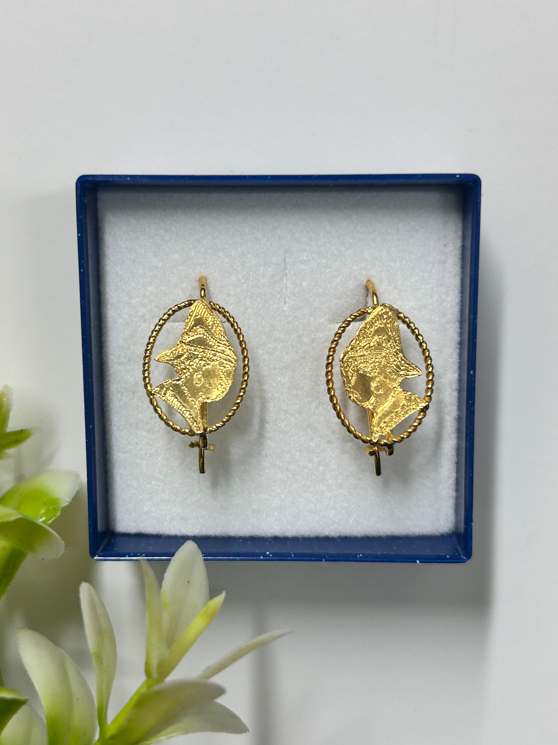 Boucle d'oreille en dormeuse Cayennaise