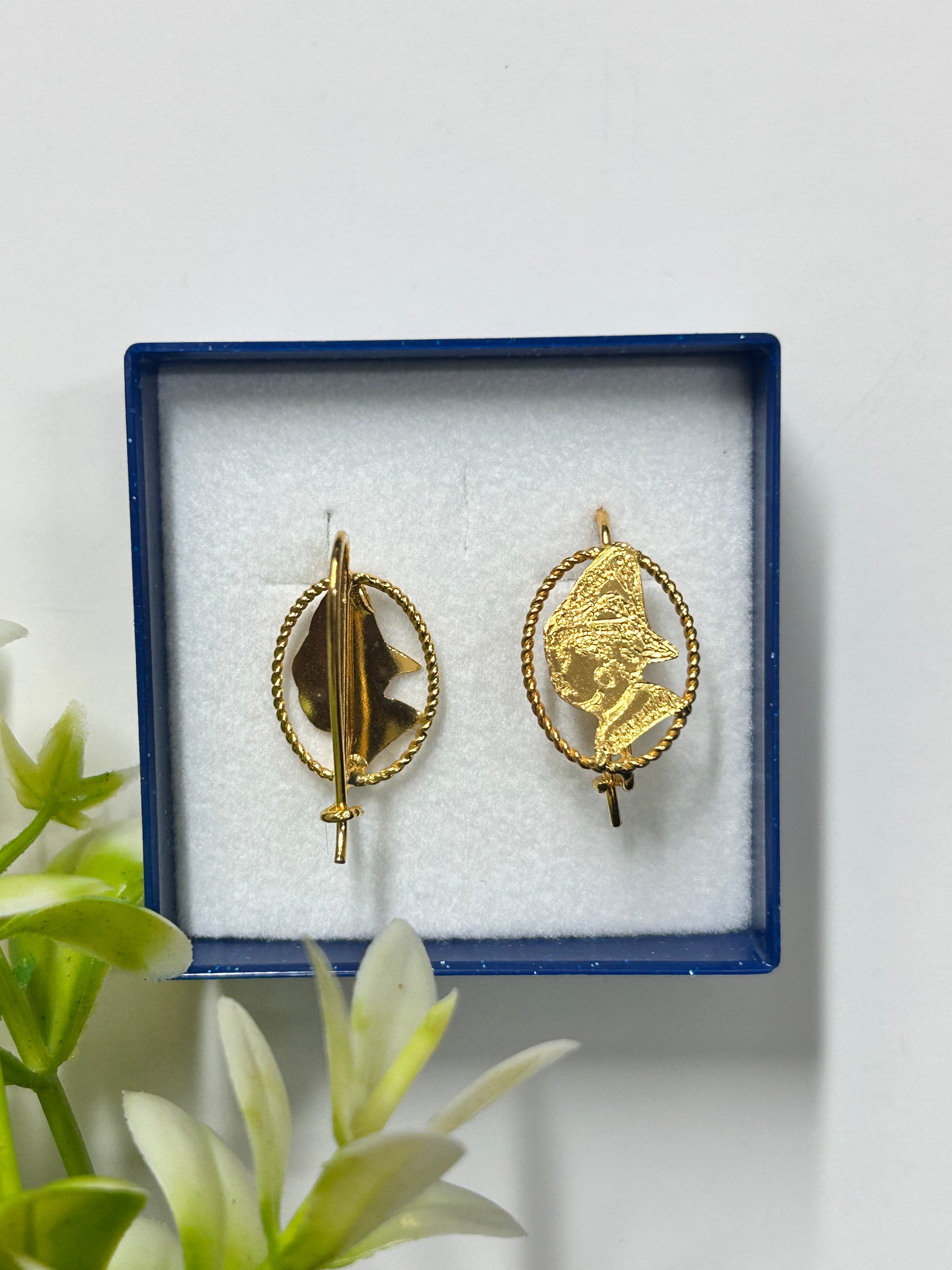 Boucle d'oreille en dormeuse Cayennaise