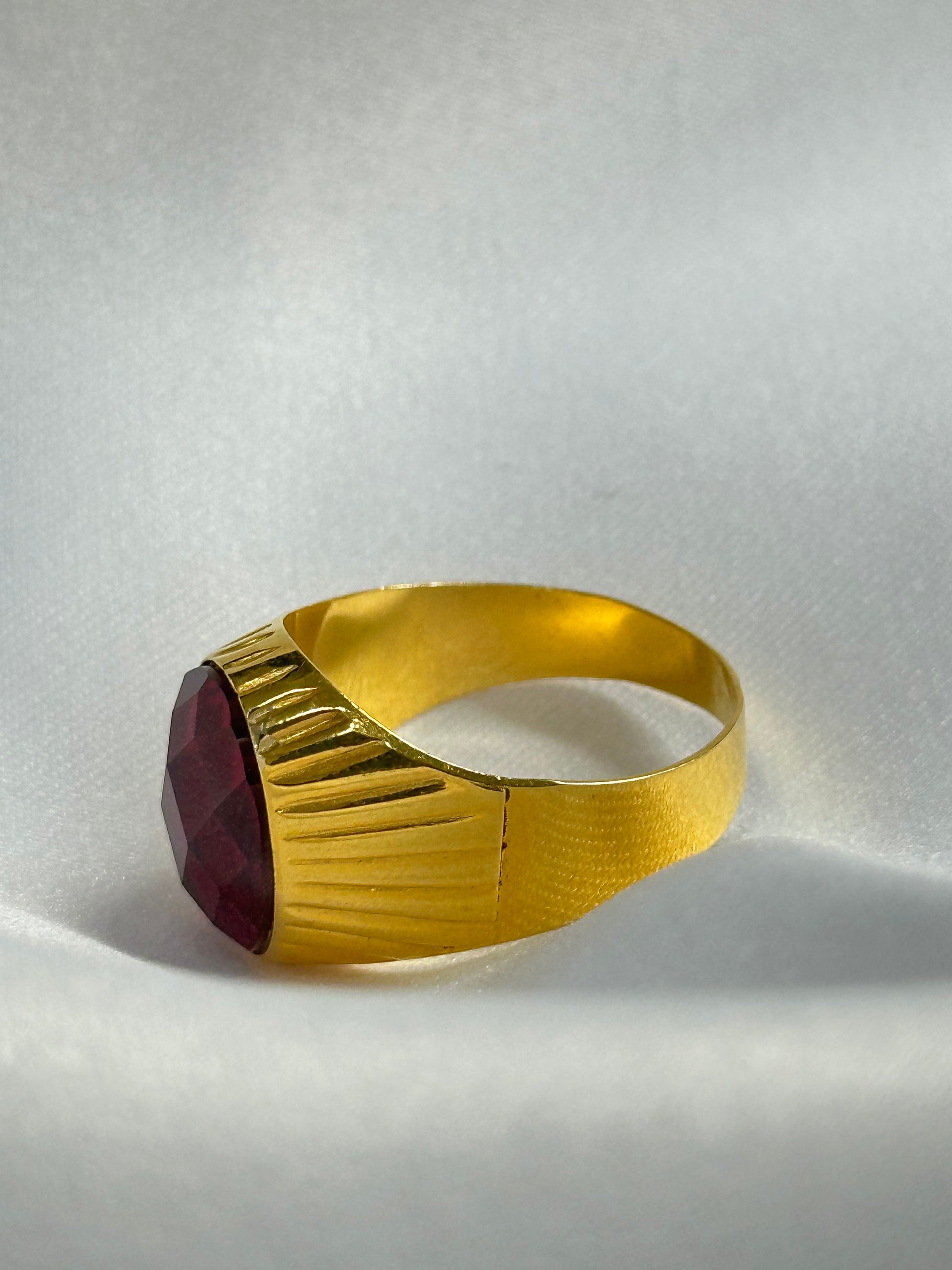 Chevalière pierre rouge / 6,52g