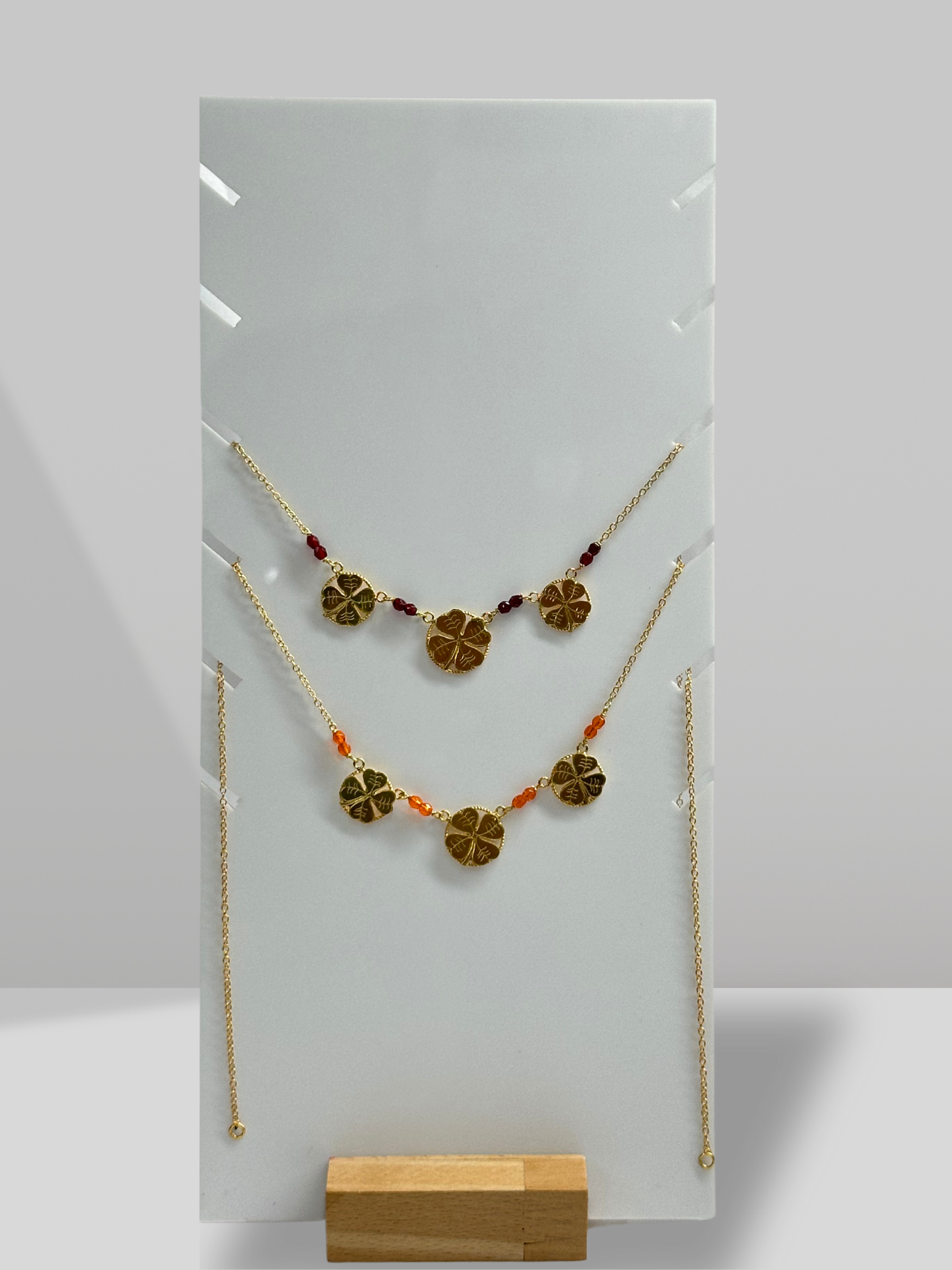 Collier à 3 trèfles avec le cercle /45 cm de longueur