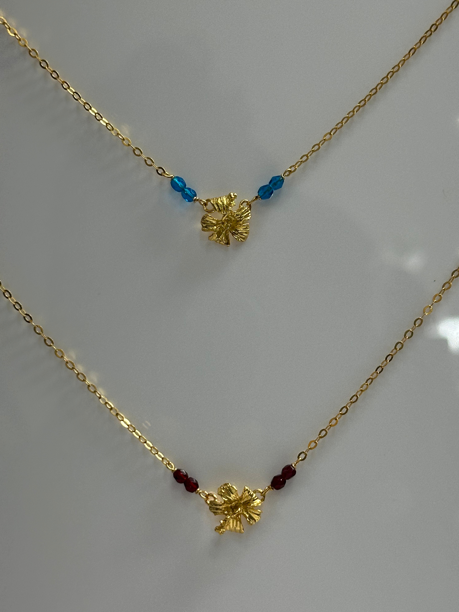 Collier hibiscus / 45 cm de longueur