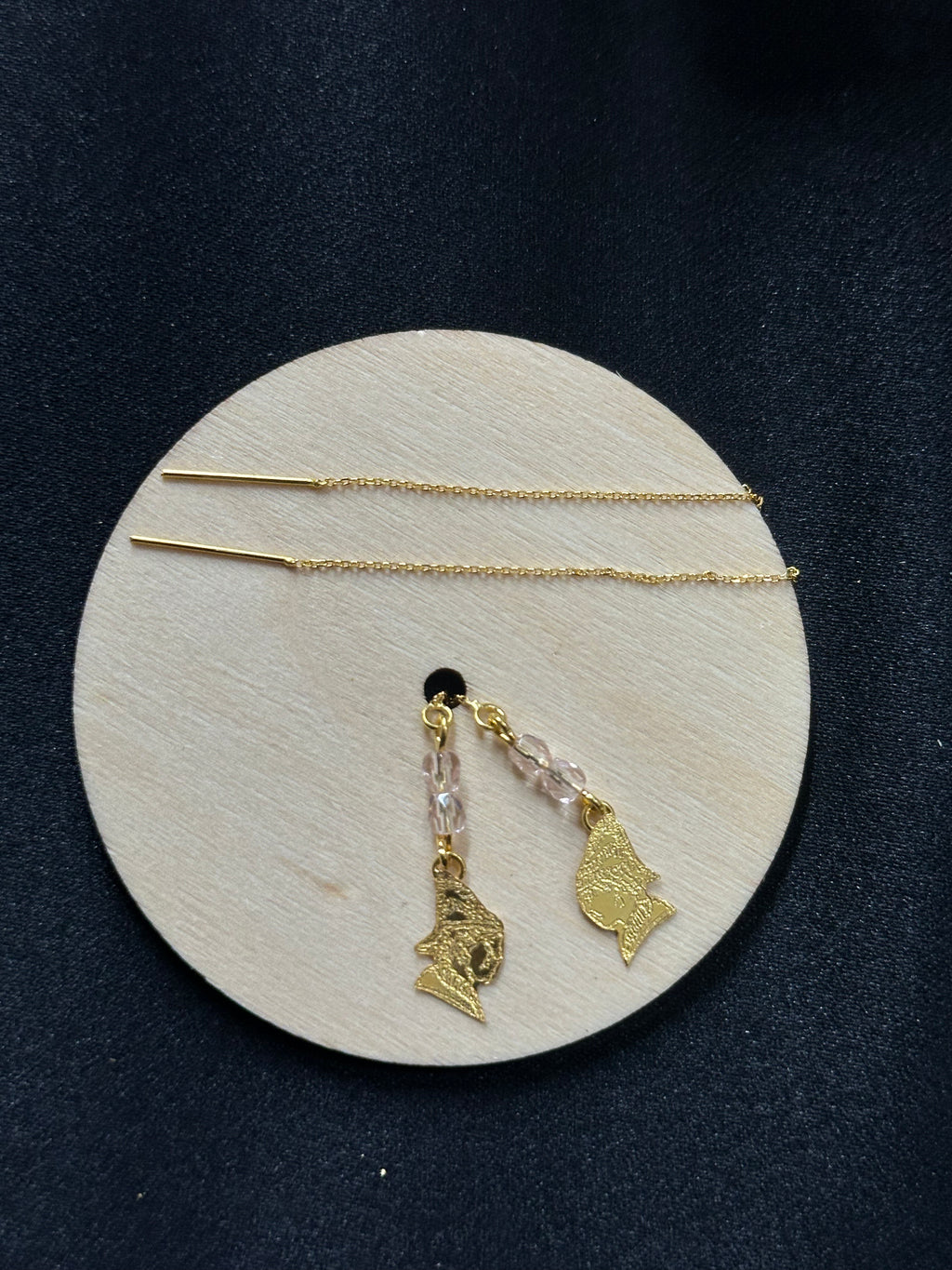 Pendante Cayennaise à grenat / Longueur : 12 cm
