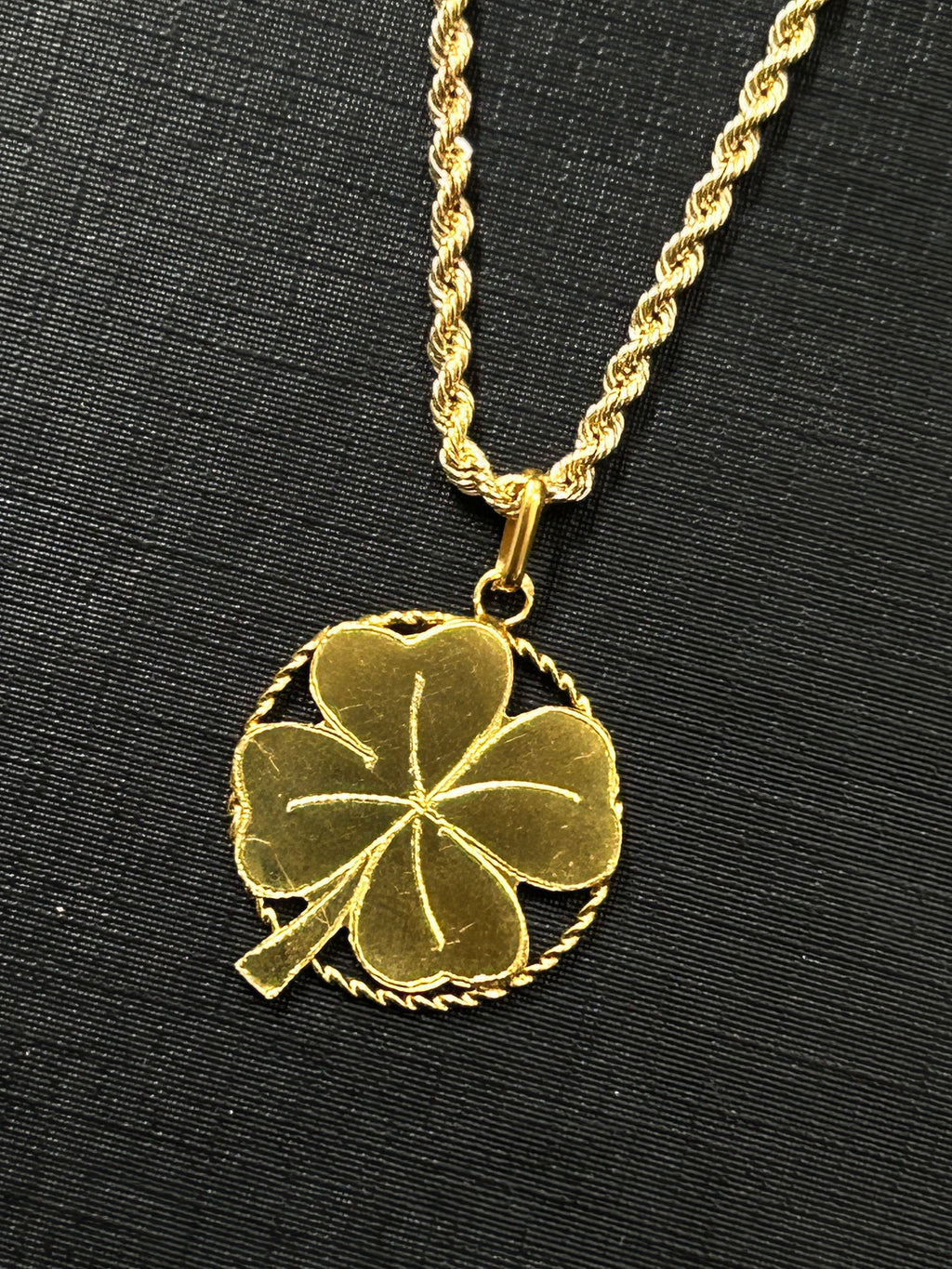 Pendentif trèfle